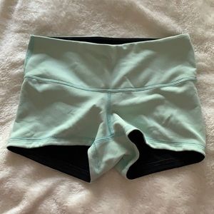 Lululemon SHORT Shorts Size 4